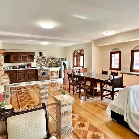 C.1 Elia Old_town Apartment
